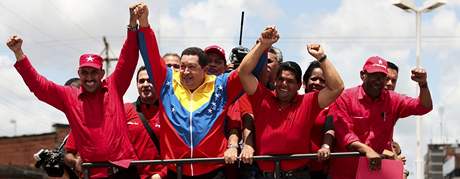 Hugo Chávez pi zahájení své kampan